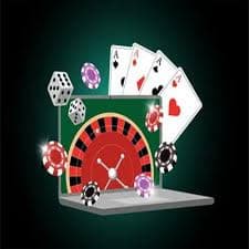 Fafafa Slot APP ဖြင့် ကတ်ဂိမ်းများ ကစားနေသော မြန်မာကစားသမား